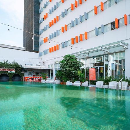 Harris Hotel Batam Center Exterior foto